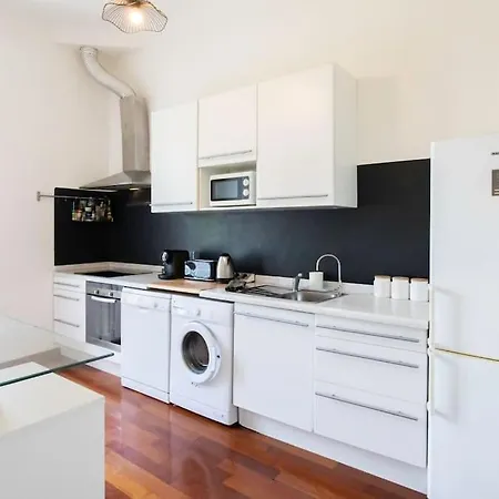 Apartment #27 Urban Ac 2 Bedrooms 10mins Walk Sea&old Town *
