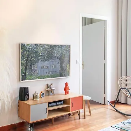 Apartment #27 Urban Ac 2 Bedrooms 10mins Walk Sea&old Town