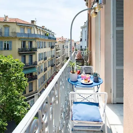 #27 Urban Ac 2 Bedrooms 10mins Walk Sea&old Town Apartment