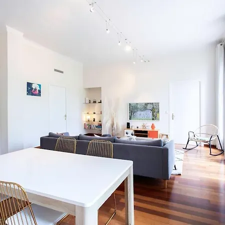 Apartment #27 Urban Ac 2 Bedrooms 10mins Walk Sea&old Town
