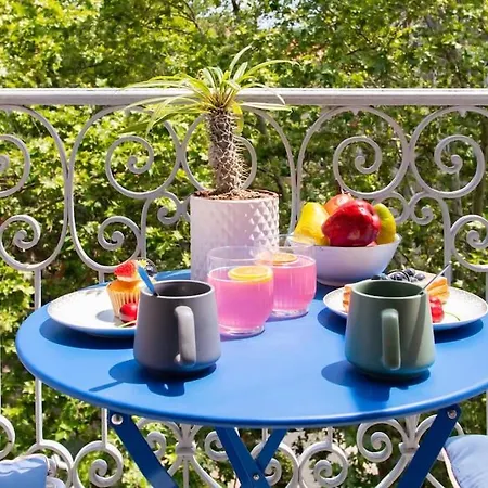 Apartment #27 Urban Ac 2 Bedrooms 10mins Walk Sea&old Town